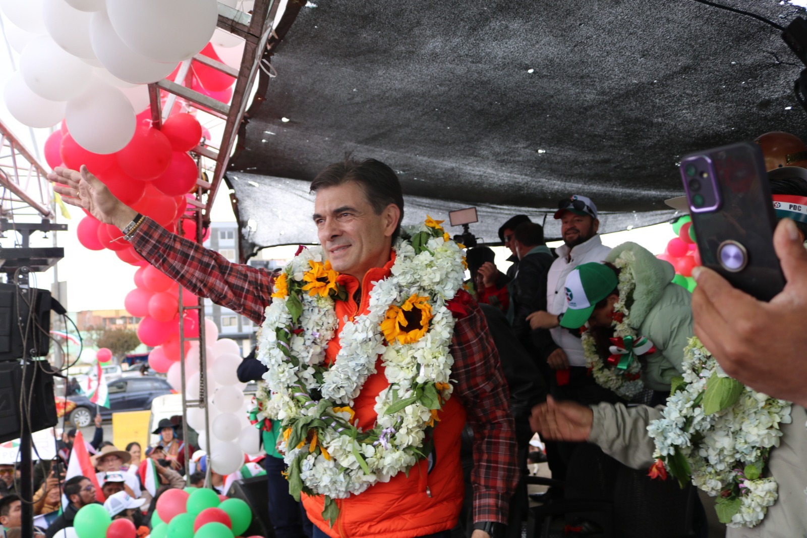 Rodrigo Paz Pereira fue recibido con mucho cariño en la ciudad de Viacha