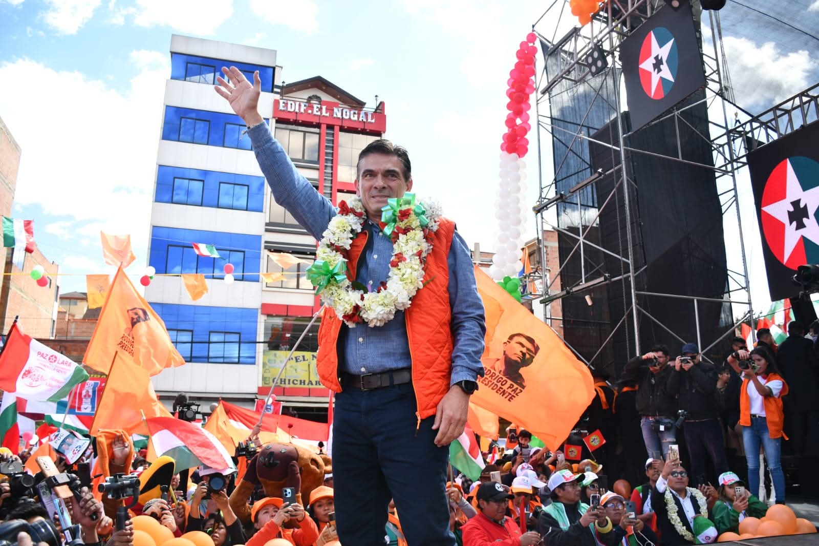 ⭐Hoy Bolivia reunida en el Gran Cierre de Campaña de Rodrigo Paz y Edman Lara