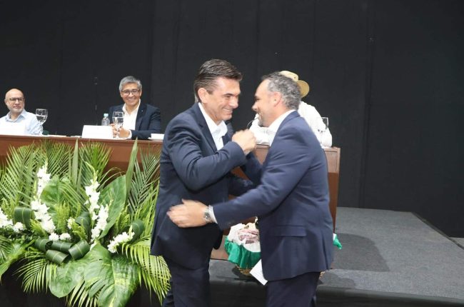 Hoy en Santa Cruz con empresarios privados nacionales dando otro paso que nos acerque al futuro que queremos para la patria.