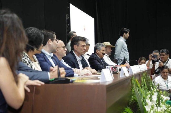 Hoy en Santa Cruz con empresarios privados nacionales dando otro paso que nos acerque al futuro que queremos para la patria.