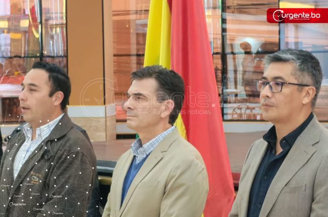 El presidente electo llegó hasta El Alto para reunirse con los sectores productivos de esta ciudad paceña.