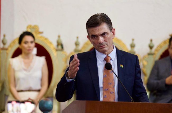 Rodrigo Paz y Edmand Lara reciben sus credenciales como presidente y vicepresidente de Bolivia en histórico acto del TSE en Sucre